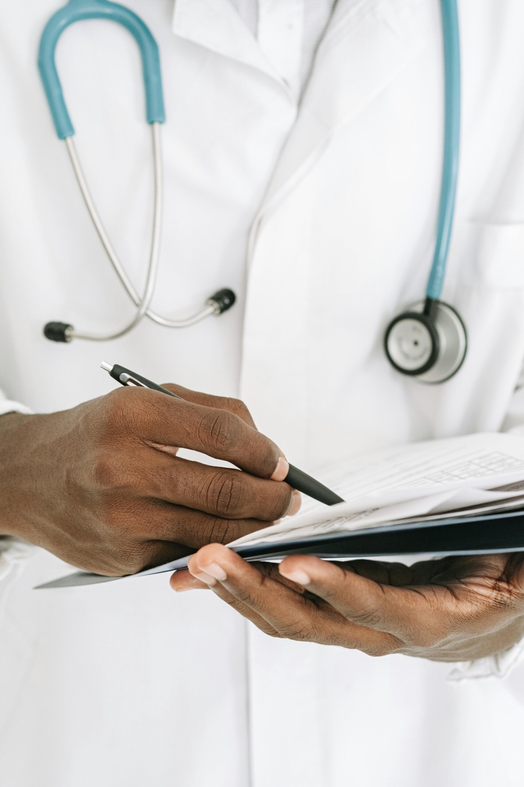 pexels-ivan-s-4989149